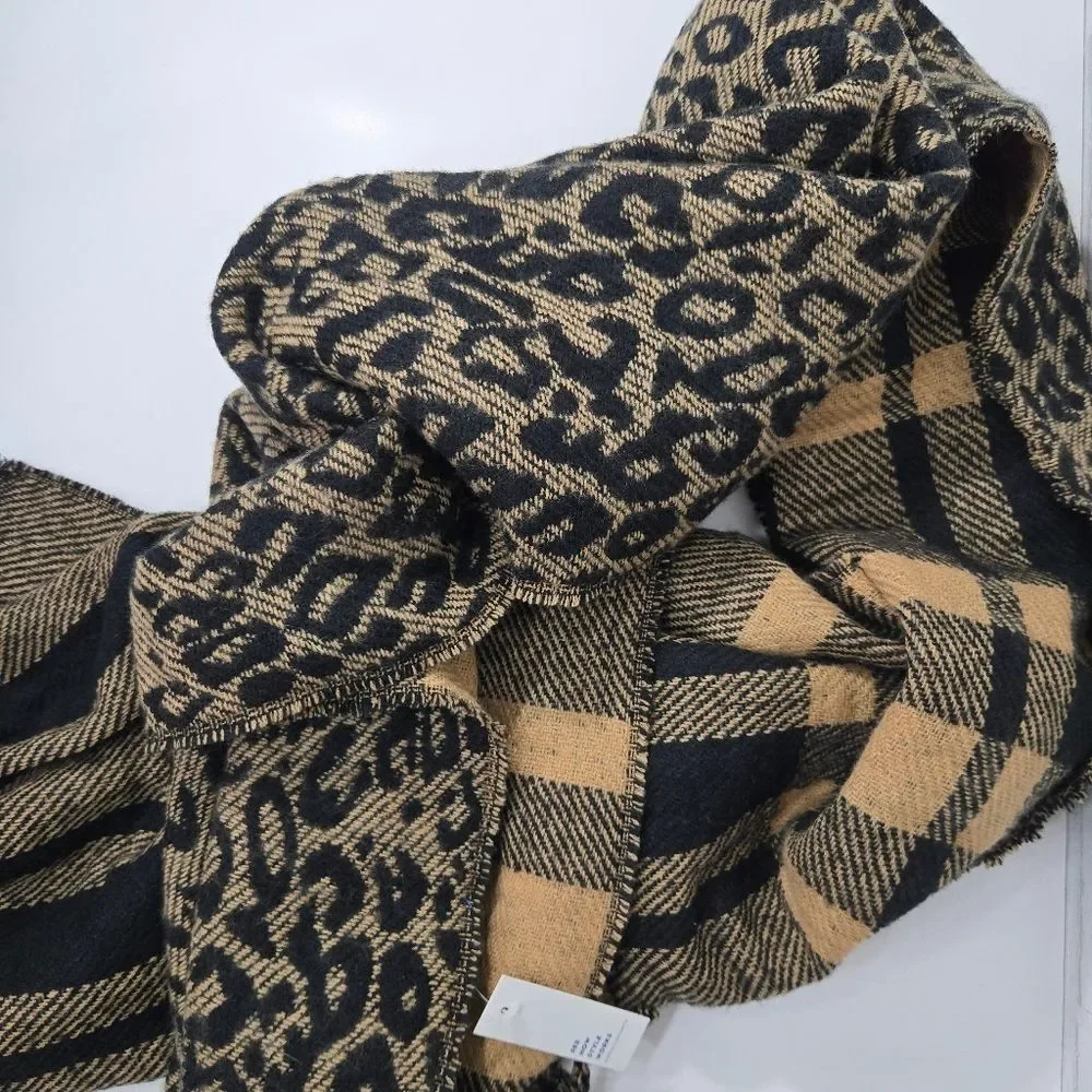 Apt. 9 NWT blanket scarf